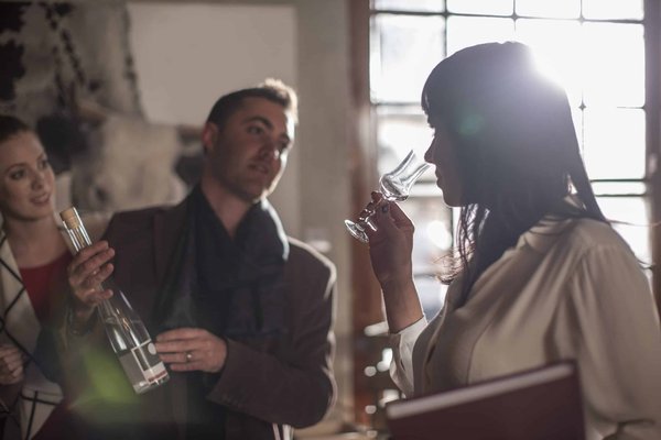 Comment mettre en place une soirée dégustation de vins du monde chez soi?