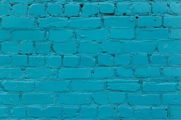 5 solutions idéales pour revêtir un mur derrière un poêle à bois